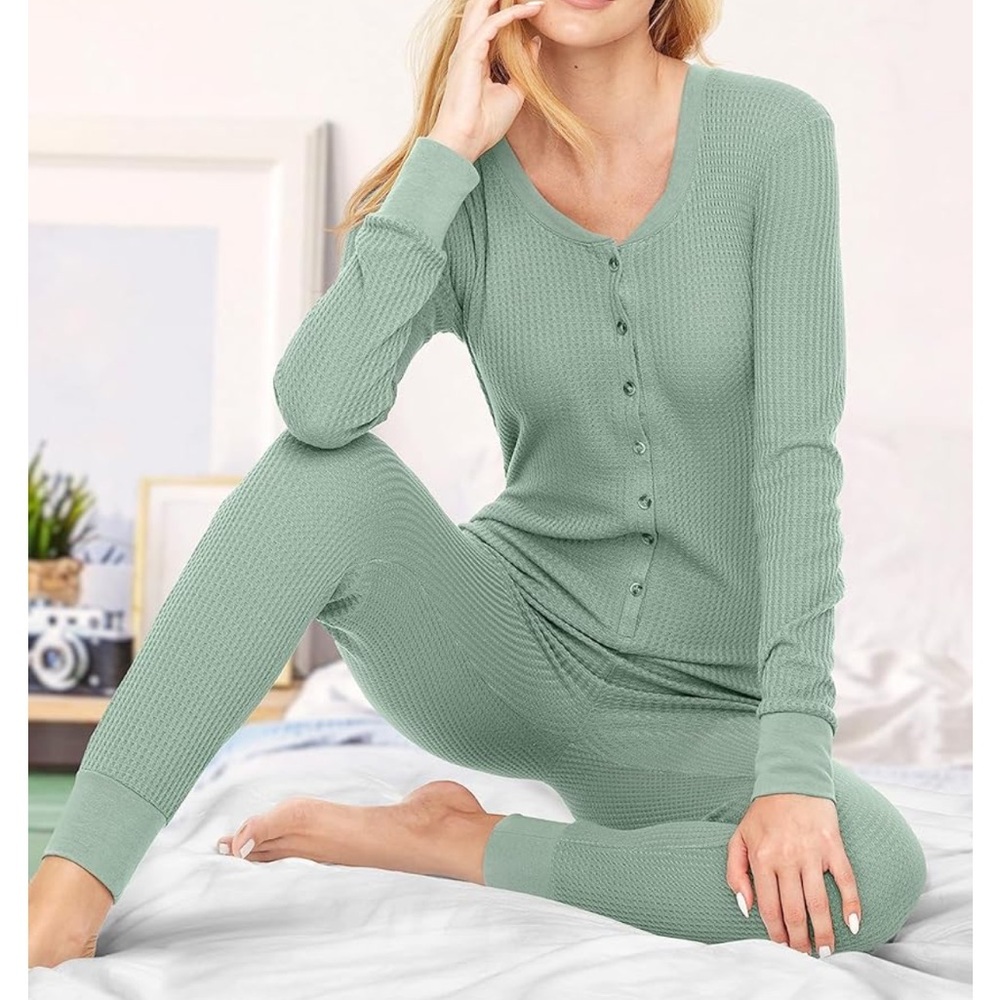 ⭐️Alexander Del Rossa sage green pajama waffle knit onesie with front buttons